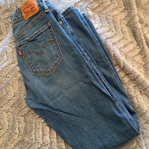 Levi’s 711 Skinny